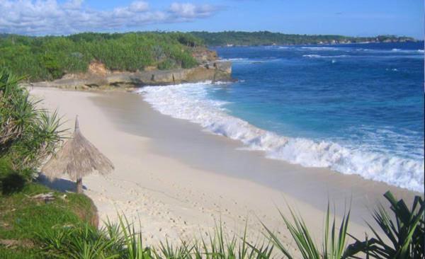 Anugrah Sari Homestay By Wizzela Lembongan Esterno foto
